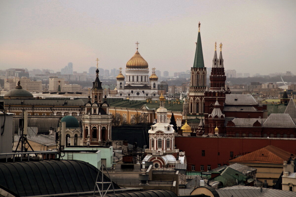 Одно слово  Москва - олег свирский 