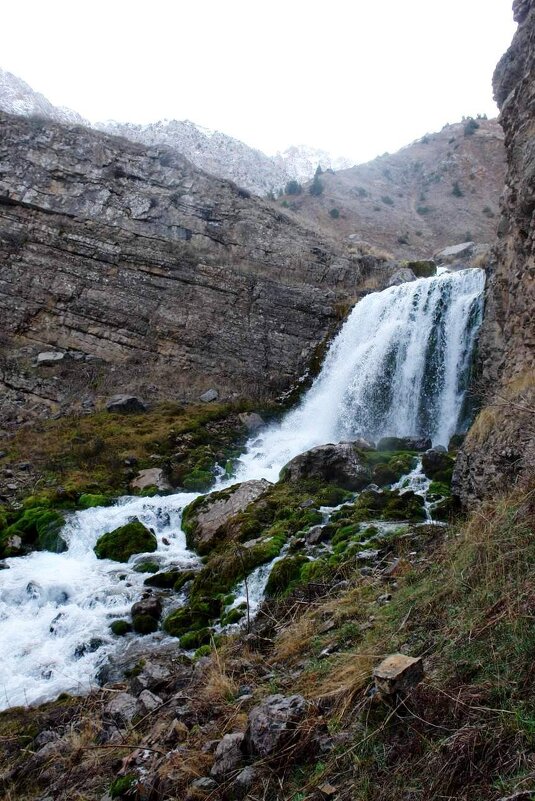 ПУТЕШЕСТВИЕ В СКУЧНУЮ ОСЕНЬ, водопад. - Виктор Осипчук