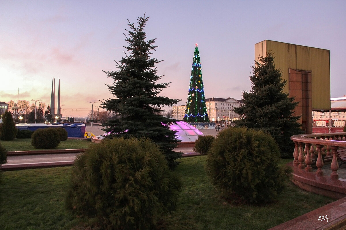 *** - Роланд Дубровский