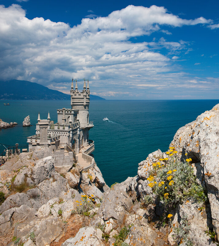 Ласточкино гнездо - Сергей Титов Ласточкино гнездо - Сергей Титов