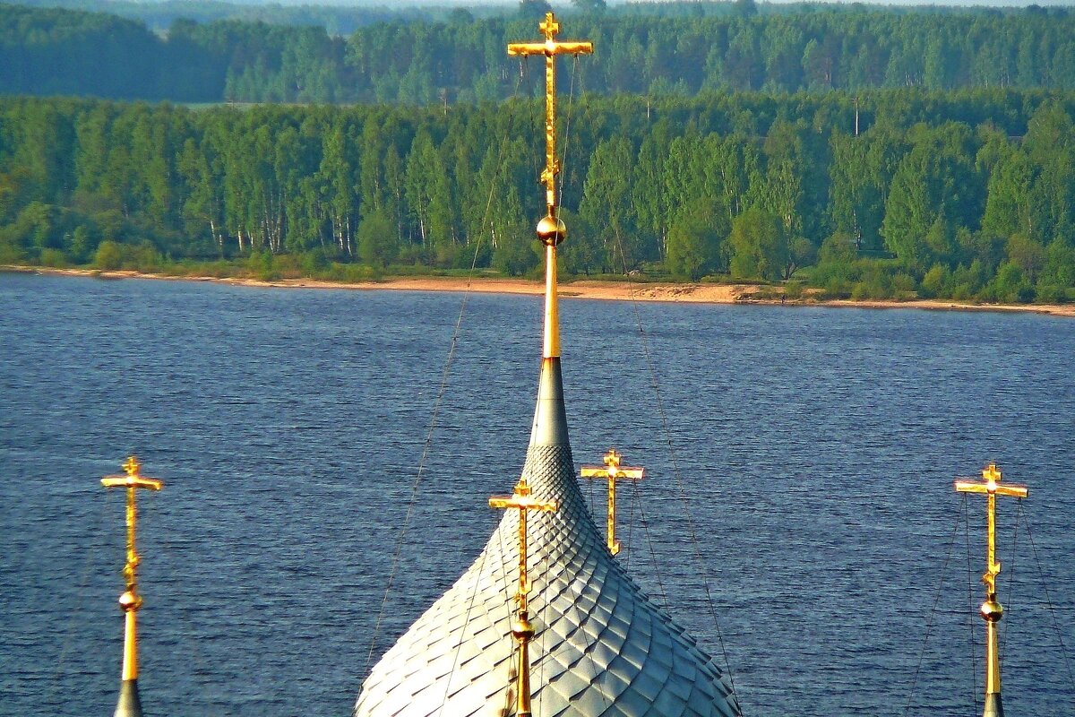 Сияние крестов над Волгой - Анатолий Мо Ка