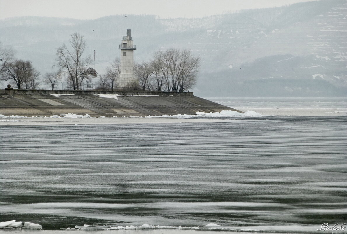 Маяк на Куйбышевском водохранилище - Raduzka (Надежда Веркина)