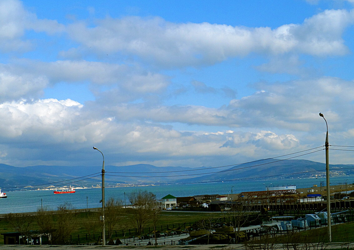Цеме́сская бухта (также Новороссийская бухта) - Галина 