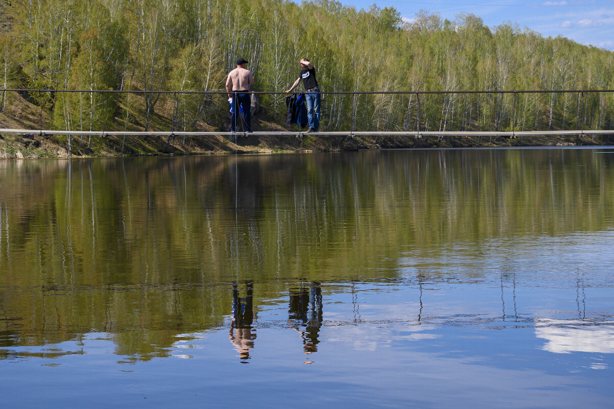 р. Исеть. На мосту подвесном. - Андрей + Ирина Степановы р. Исеть. На мосту подвесном. - Андрей + Ирина Степановы