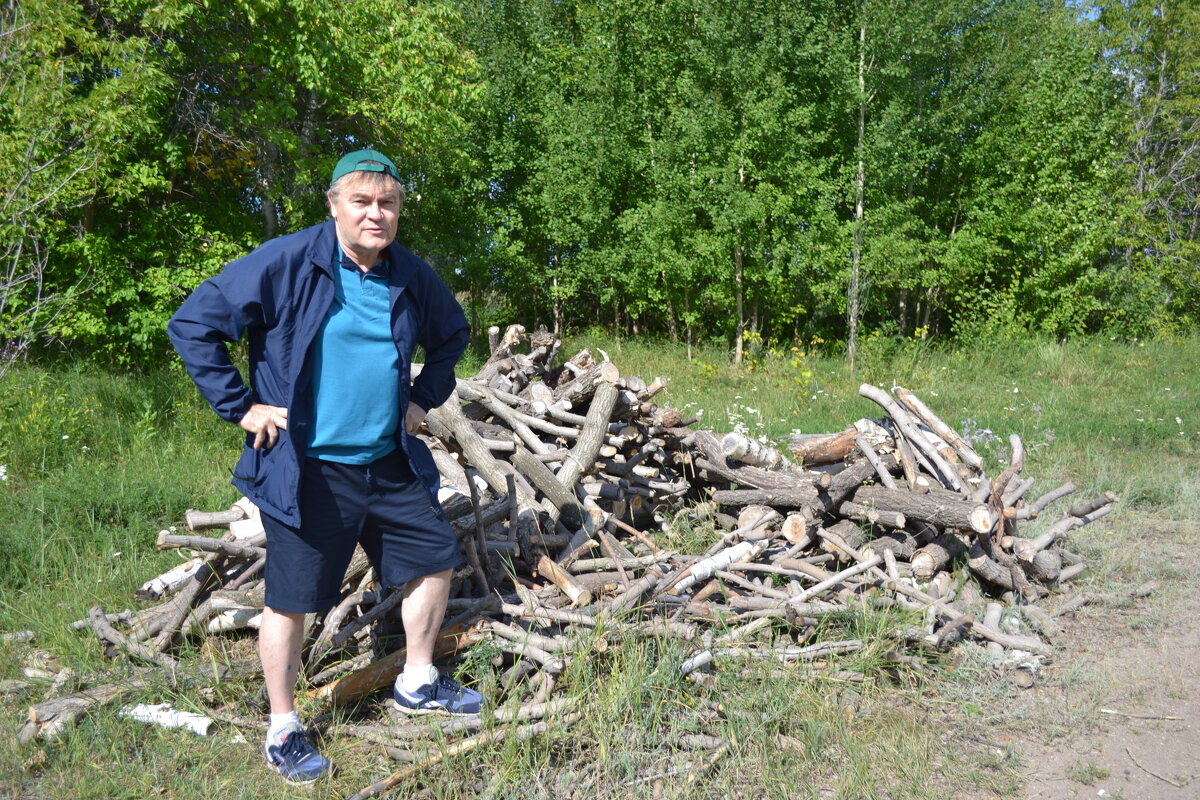 Подходи,налетай ,свежий дров покупай.... - Андрей Хлопонин