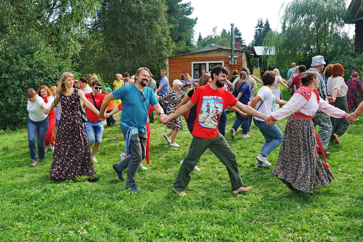 Медовый Спас под древние руны - Юрий Шувалов