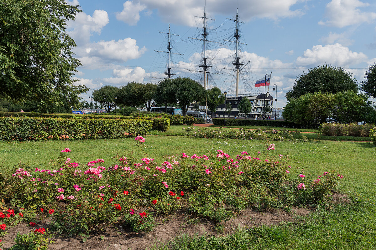 Прогулка по городу - Ирина Соловьёва