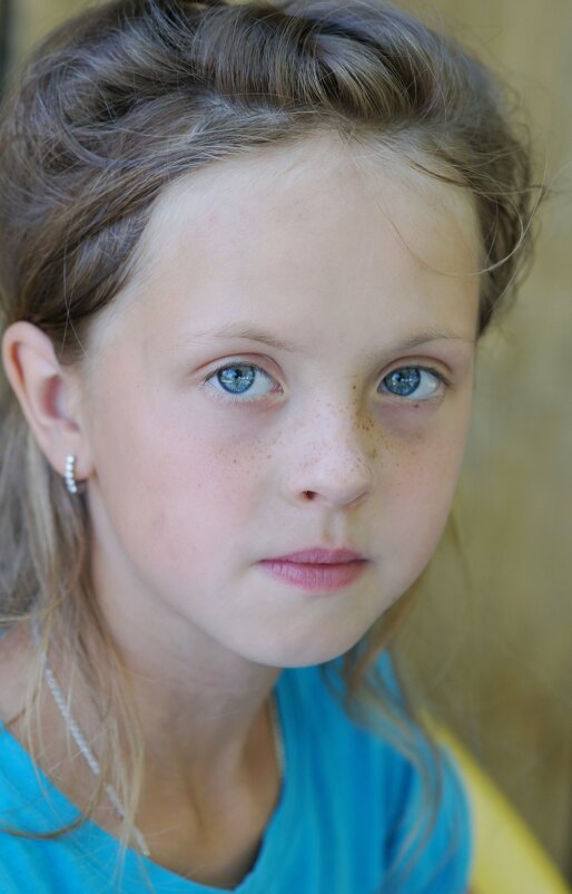 Серьёзная девочка - Наталия Григорьева Серьёзная девочка - Наталия Григорьева