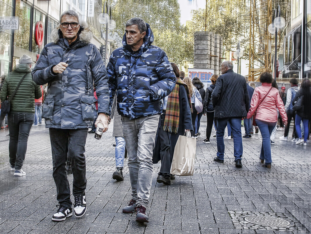 **** - Alexander Andronik