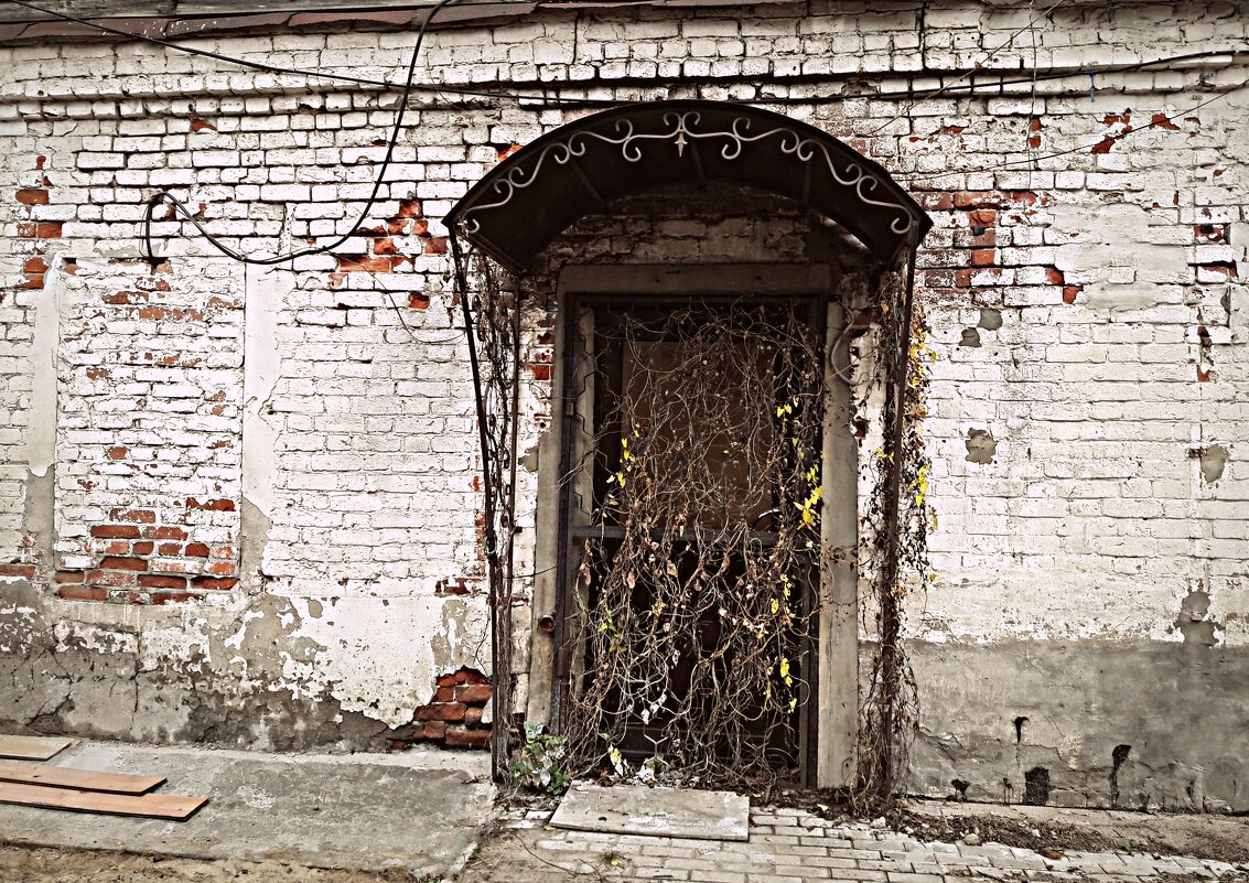 всё скупее декорации... - Любовь всё скупее декорации... - Любовь