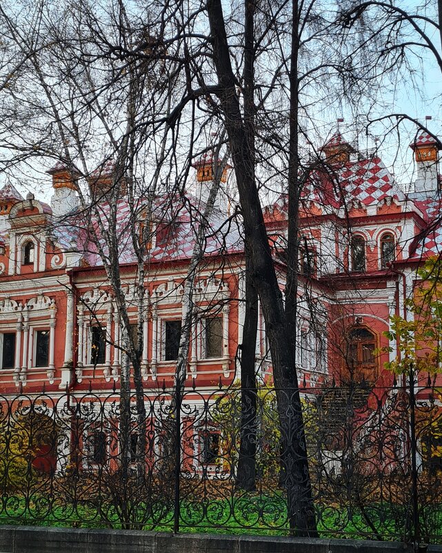 Москва. Большой Харитоньевский переулок. Московская легенда-дворец Юсуповых - Надежда Лаптева