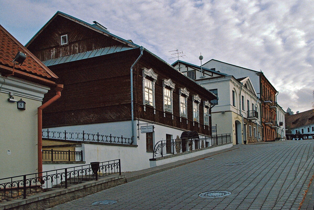 Зыбицкий спуск, Минск, Старый город - M Marikfoto