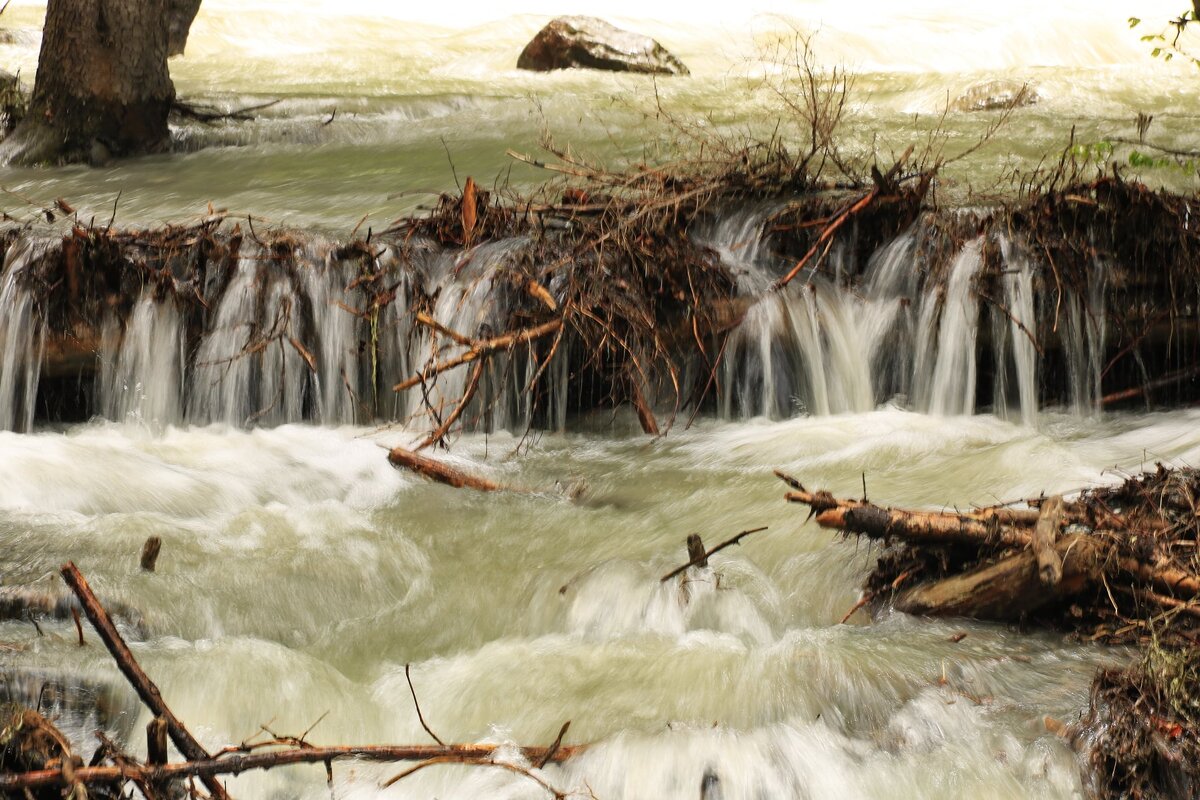 Горная река. - Ирина Нафаня Горная река. - Ирина Нафаня