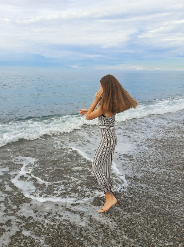 По волнам - Юлия Закопайло По волнам - Юлия Закопайло