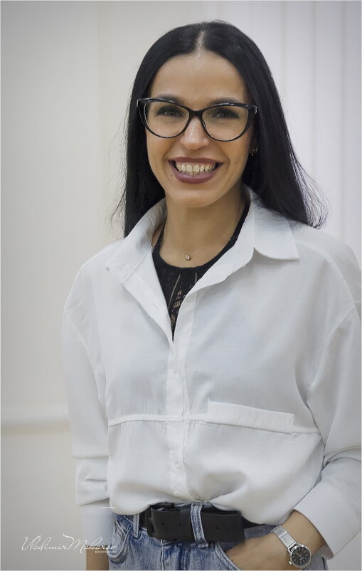 "Музейщица"© - Владимир Макаров "Музейщица"© - Владимир Макаров