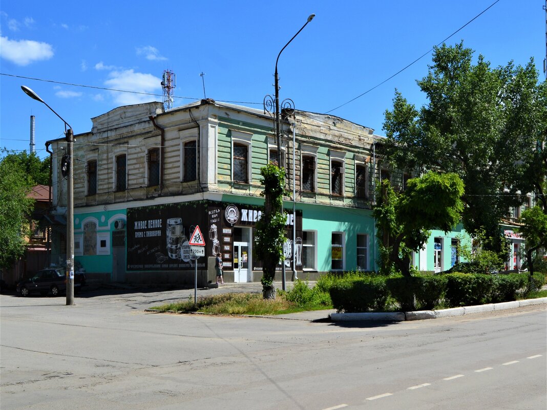 Каменск-Шахтинский. Доходный дом купца Ивана Ильича Шовкоплясова. - Пётр Чернега