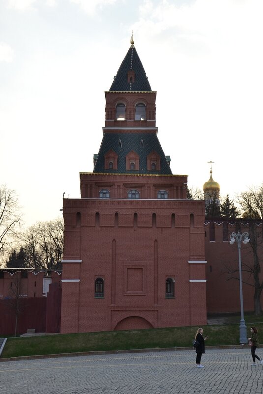 ПРОГУЛКА ПО МОСКВЕ. - Виктор Осипчук