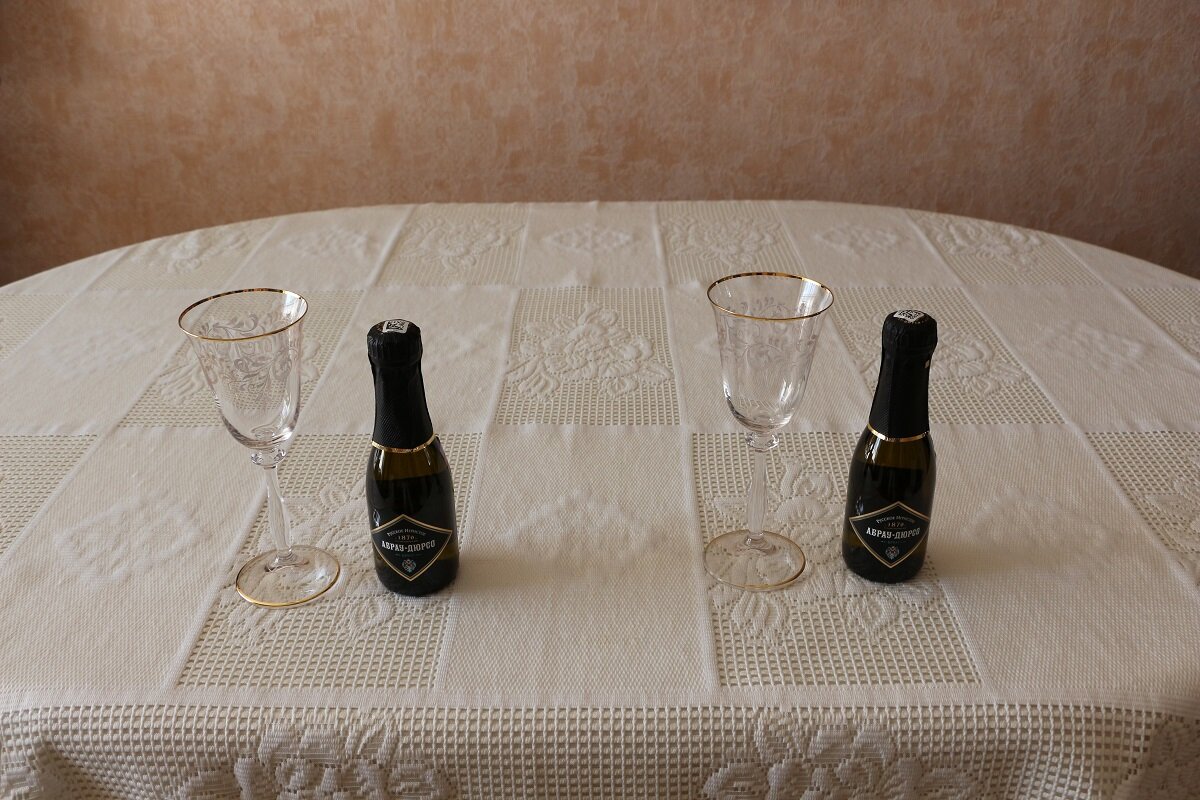 Вот так и накрываю на стол - Надежд@ Шавенкова Вот так и накрываю на стол - Надежд@ Шавенкова