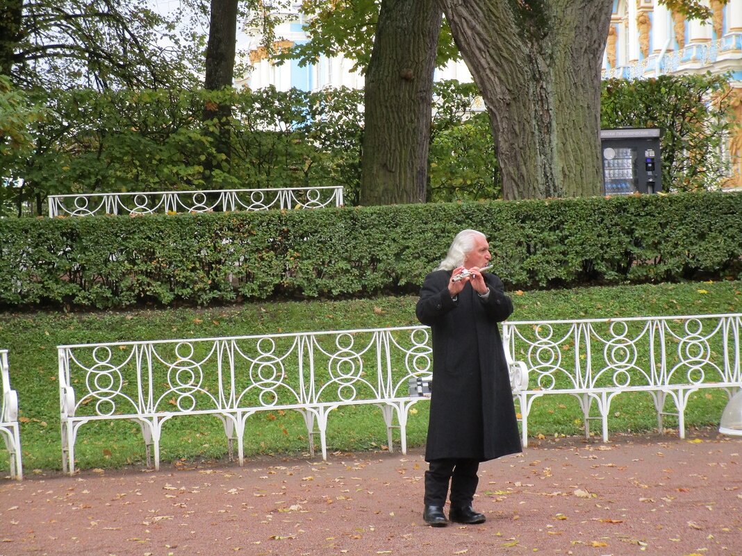 Уличные музыканты в городе Санк-Петербург (Царское село). - ЛЮДМИЛА Уличные музыканты в городе Санк-Петербург (Царское село). - ЛЮДМИЛА