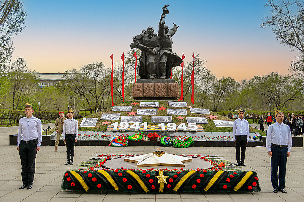 Вахта памяти. - юрий Амосов