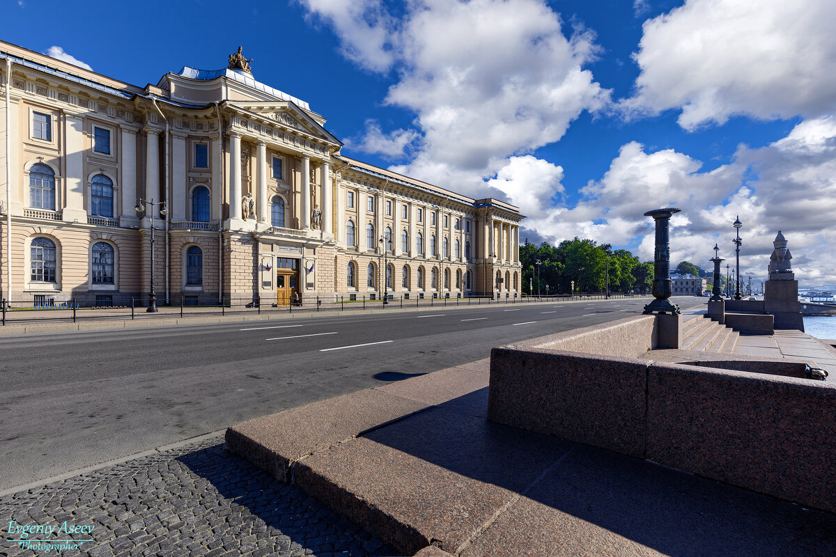 Петербургские зарисовки. На Университетской набережной - Евгений 