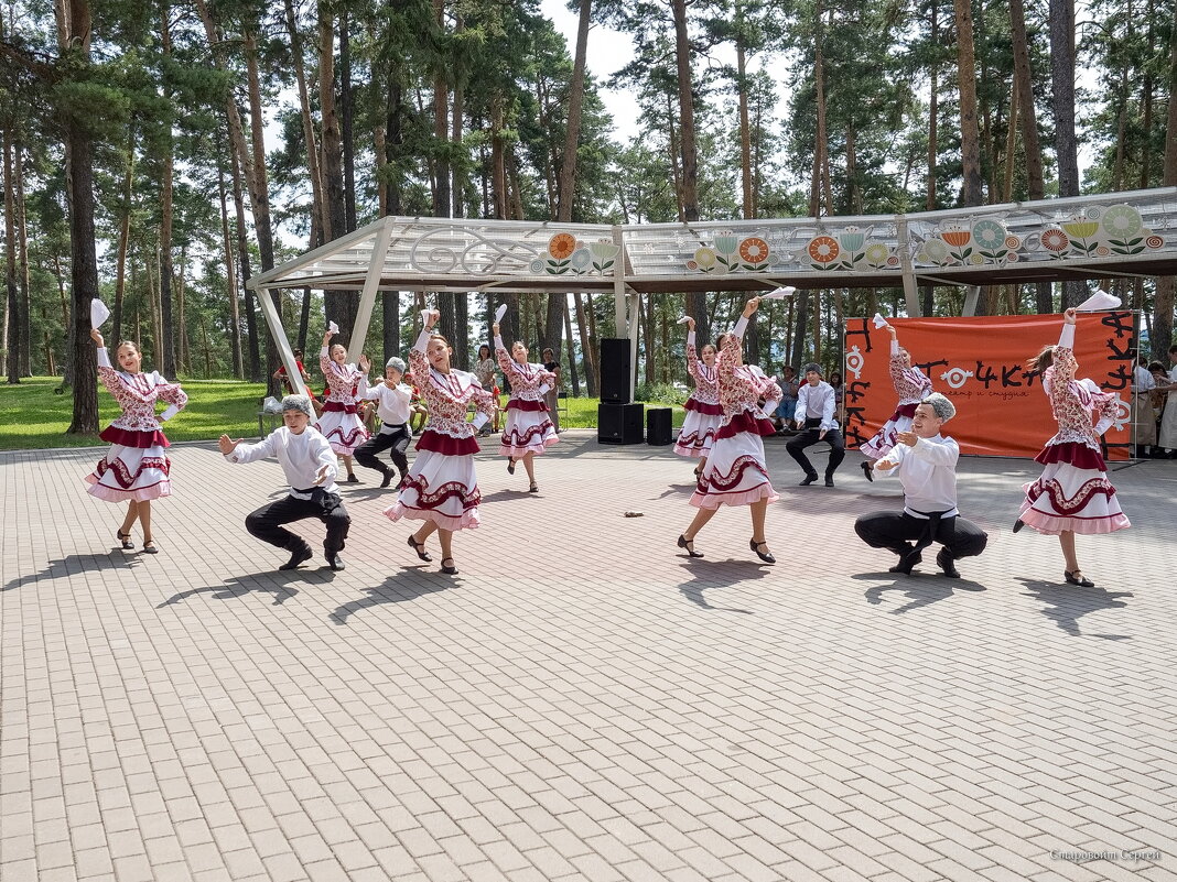 *** - Сергей Старовойт