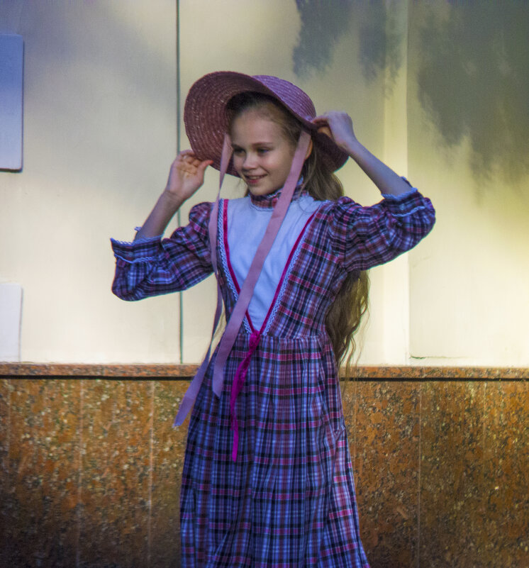 ПОРТРЕТ ДЕВУШКИ - Валентин Семчишин ПОРТРЕТ ДЕВУШКИ - Валентин Семчишин