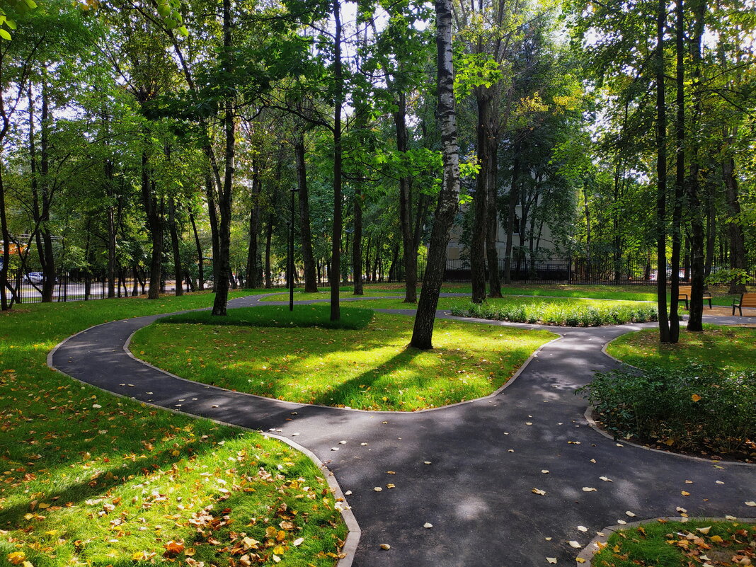 Сентябрь в городе - Андрей Лукьянов