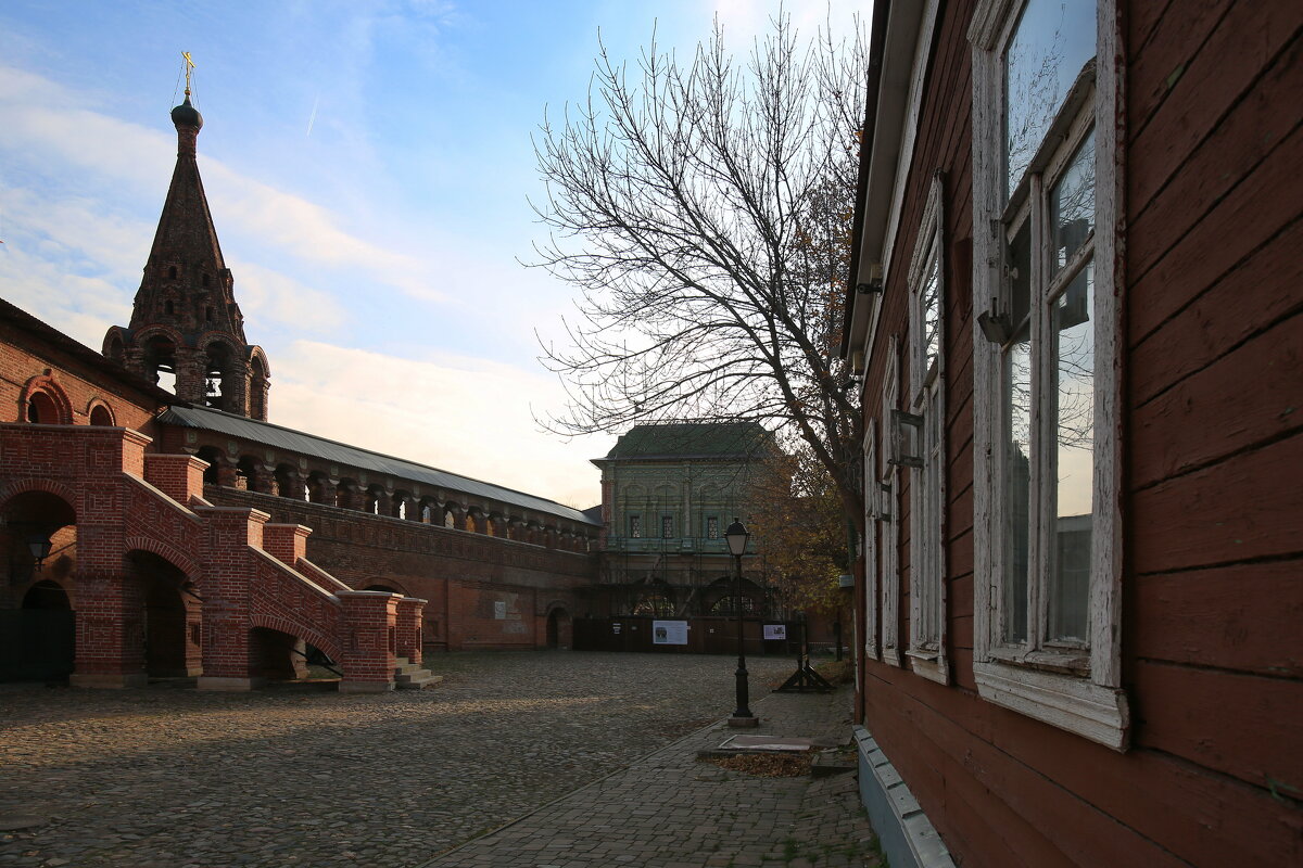 Крутицкое Подворье - Ninell Nikitina Крутицкое Подворье - Ninell Nikitina