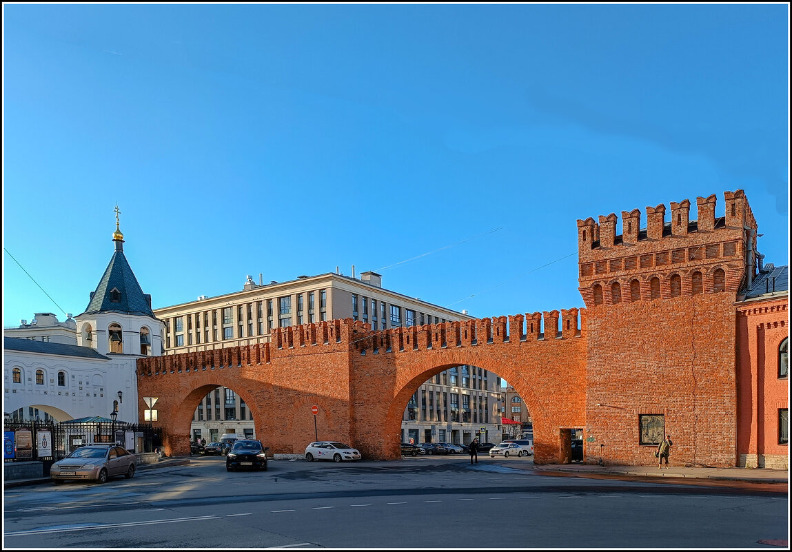 "Кремлёвская стена" на Миргородской - Любовь Зинченко "Кремлёвская стена" на Миргородской - Любовь Зинченко