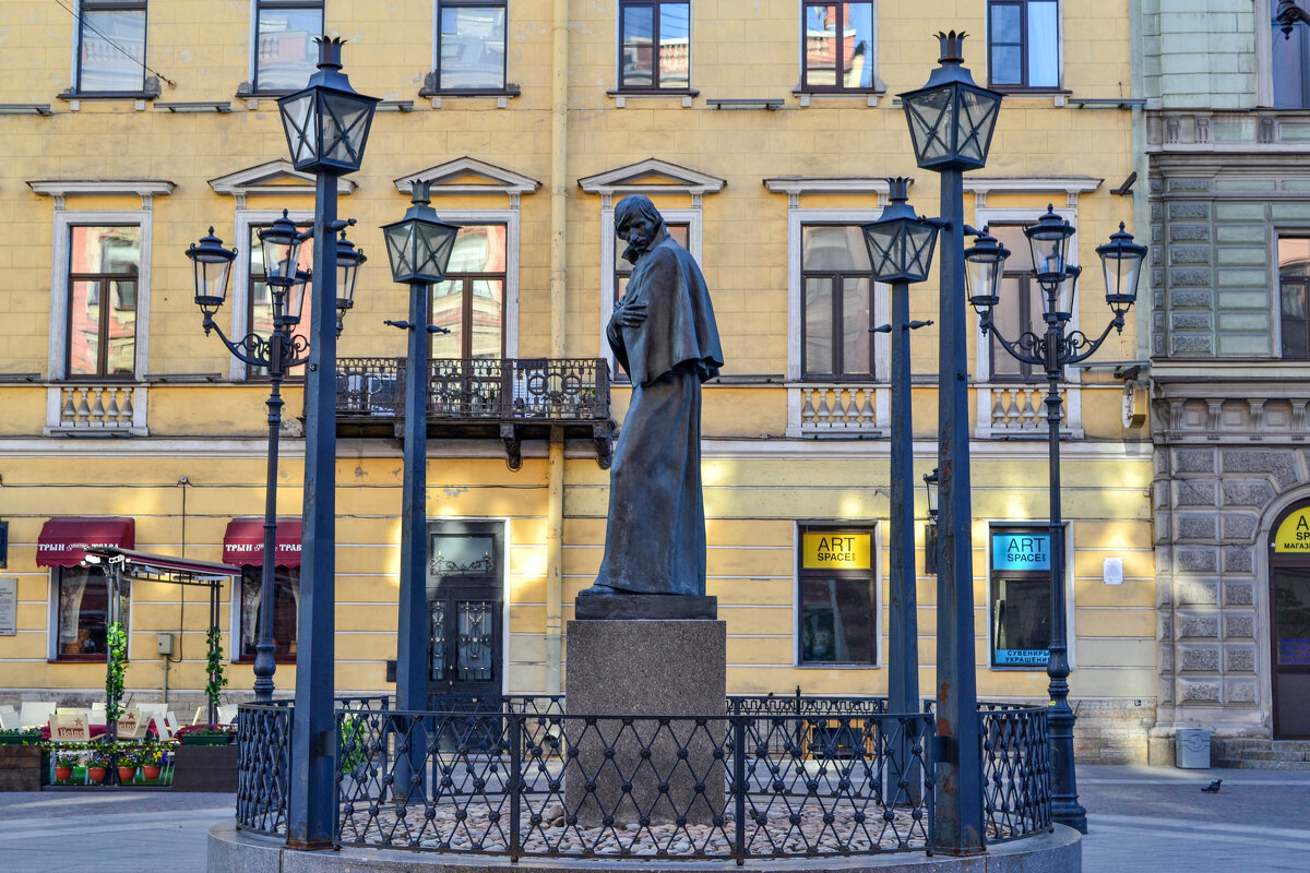 Николай Васильевич Гоголь - Сергей Лындин