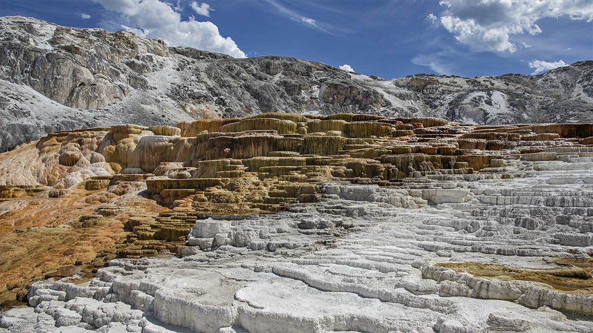 Mammoth Hot Springs - Petr @+