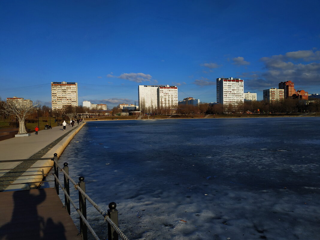 Городской пейзаж в марте - Андрей Лукьянов