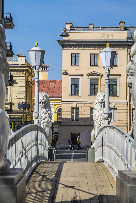 Фонари Львиного мостика - Стальбаум Юрий Фонари Львиного мостика - Стальбаум Юрий
