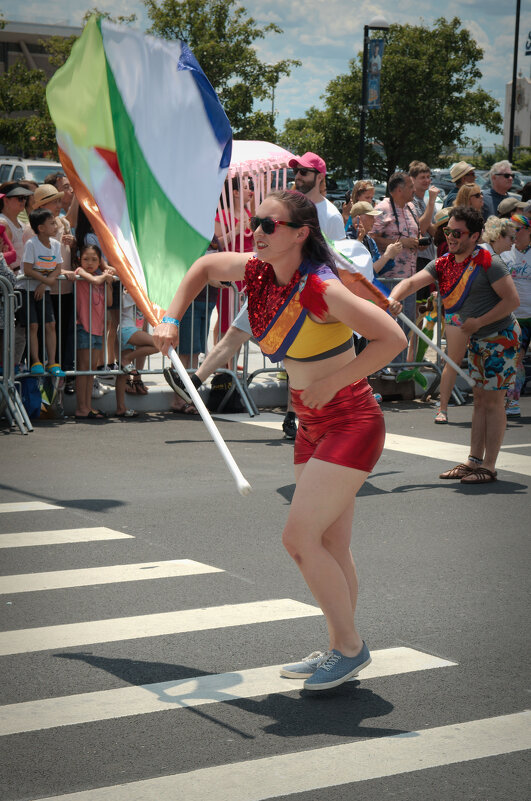 Парад русалок в южном Бруклине - Олег Чемоданов