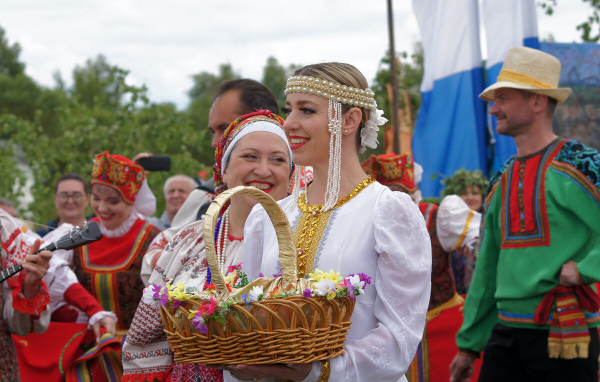 На Троицких хороводах - Елена Кирьянова