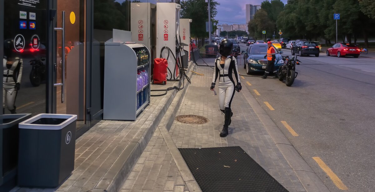 Байкерша - Yevgeniy Malakhov