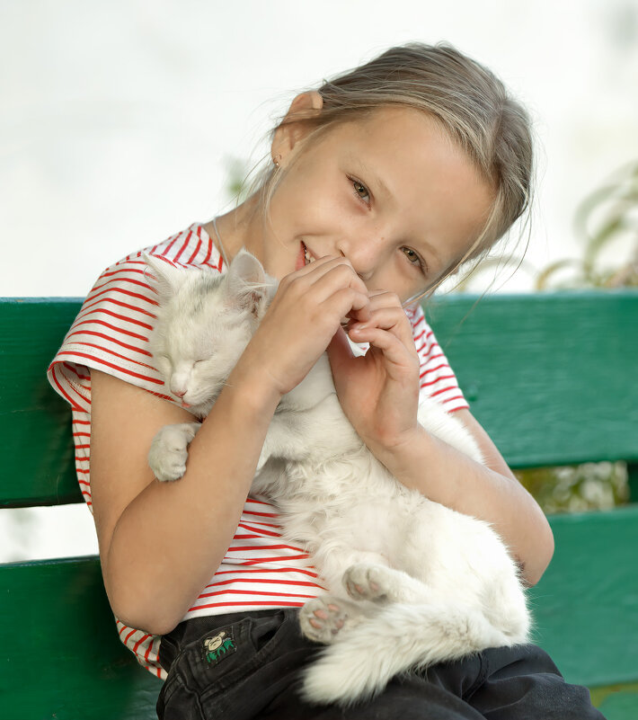 Вика с котиком ... - Евгений Хвальчев