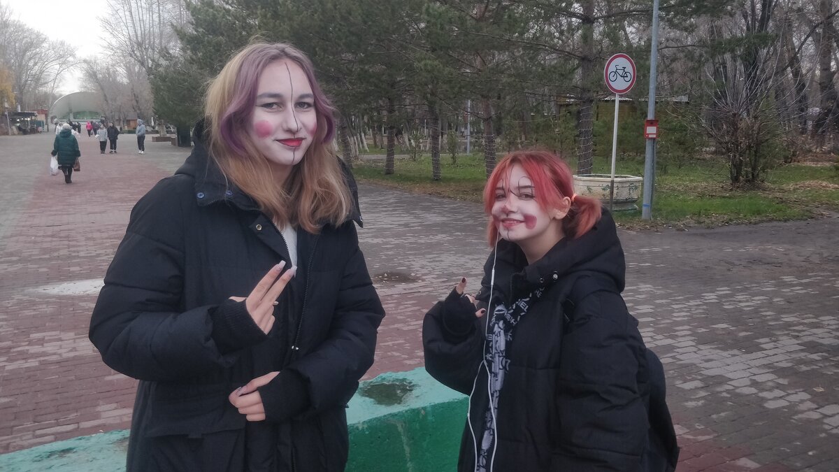 Девчонки - Андрей Хлопонин Девчонки - Андрей Хлопонин