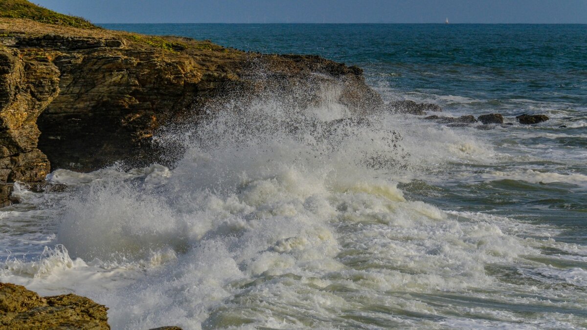 Большой прилив на Атлантическом берегу - Георгий А Большой прилив на Атлантическом берегу - Георгий А