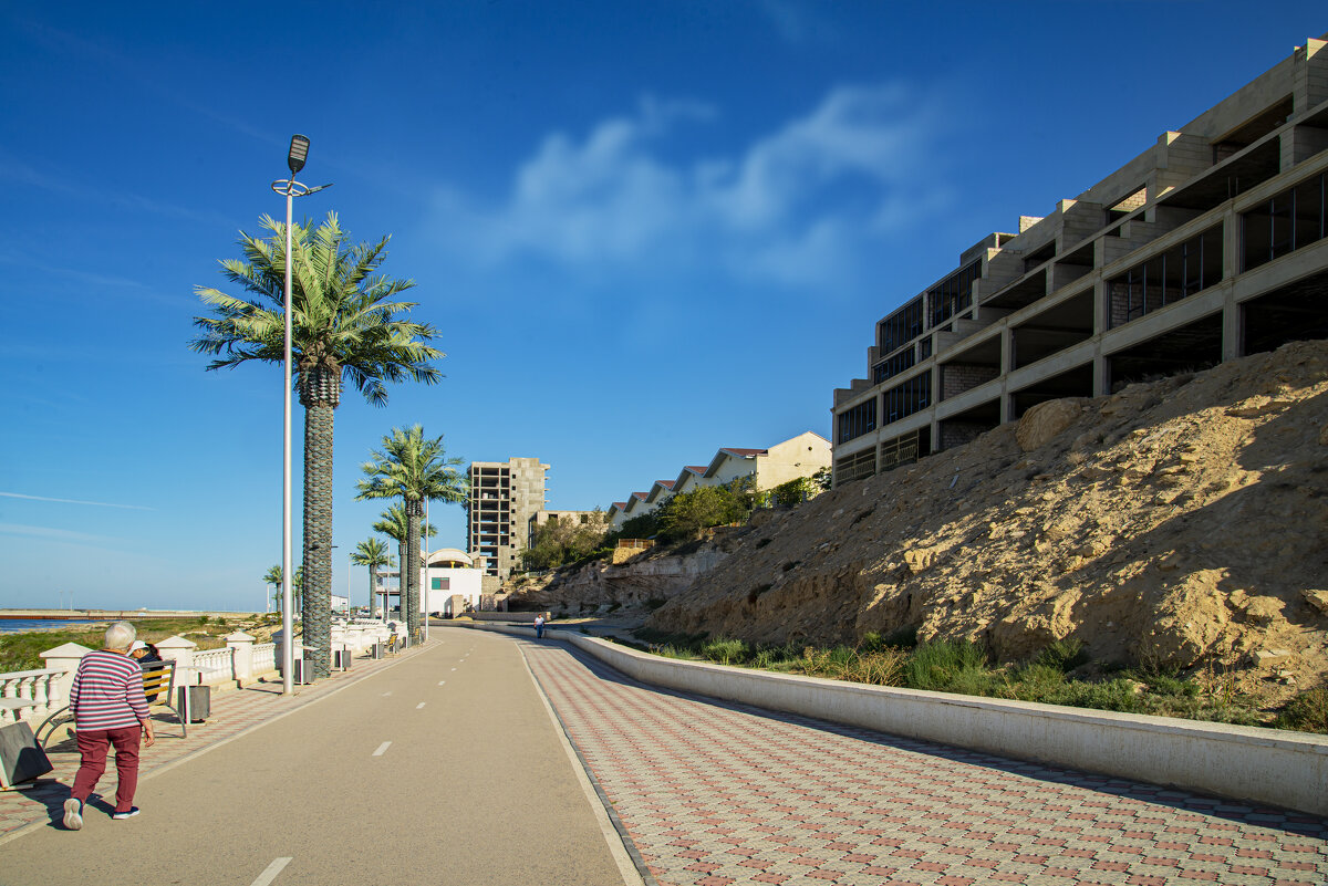 У моря - Анатолий Чикчирный