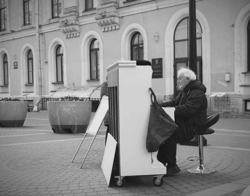 Пианист на Малой Садовой - Магомед .