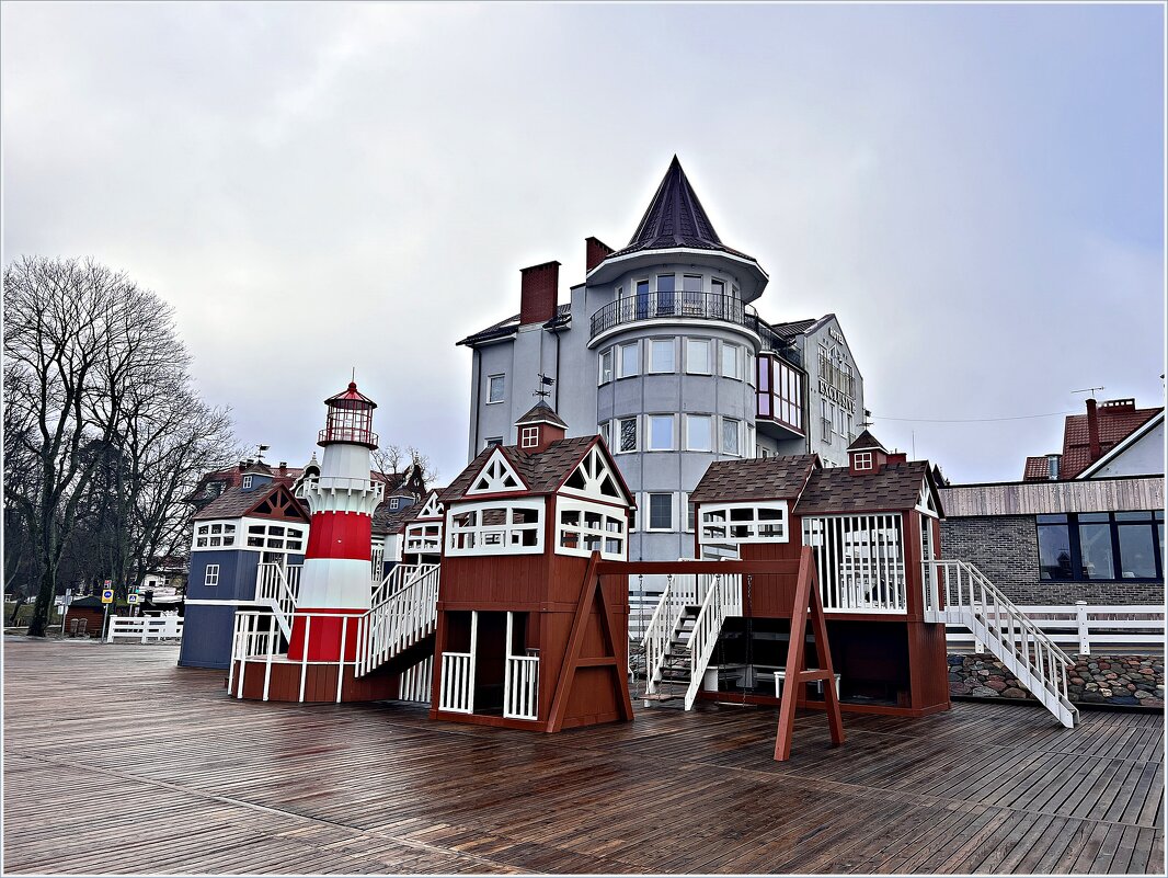 Детская площадка . - Валерия Комова