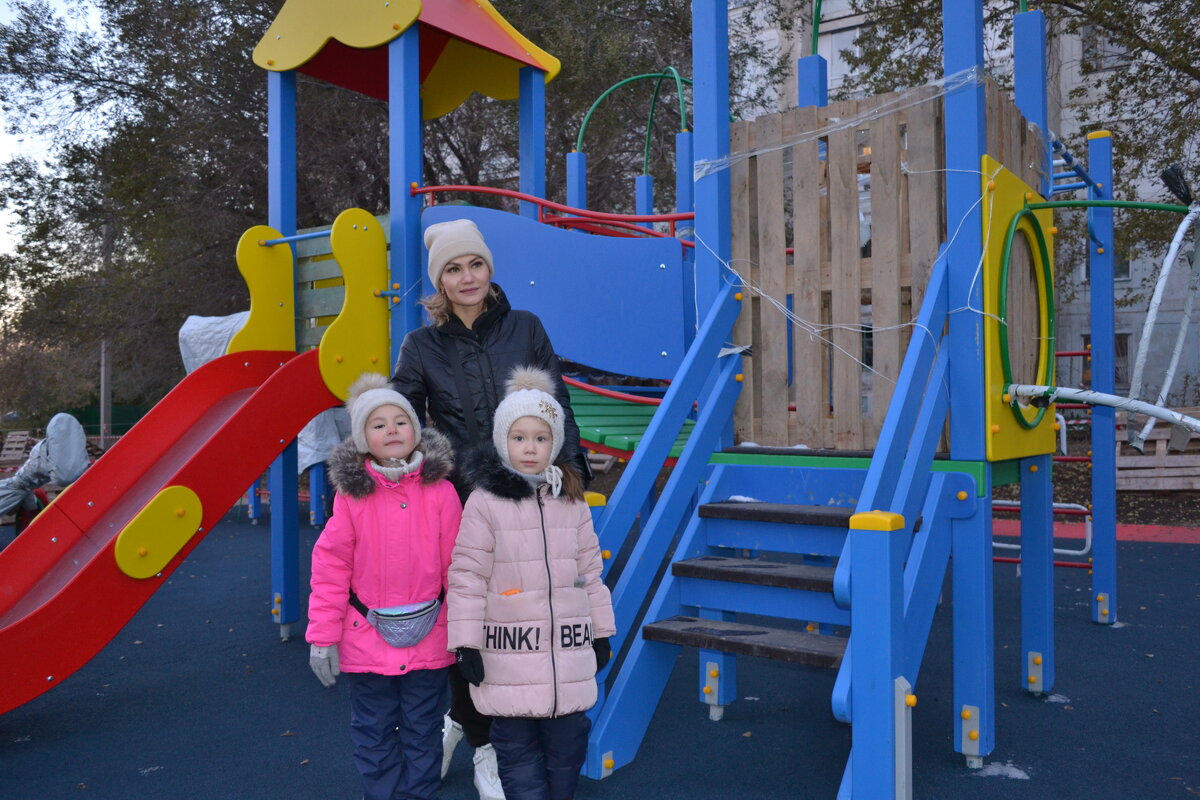 Детки и мама... - Андрей Хлопонин Детки и мама... - Андрей Хлопонин