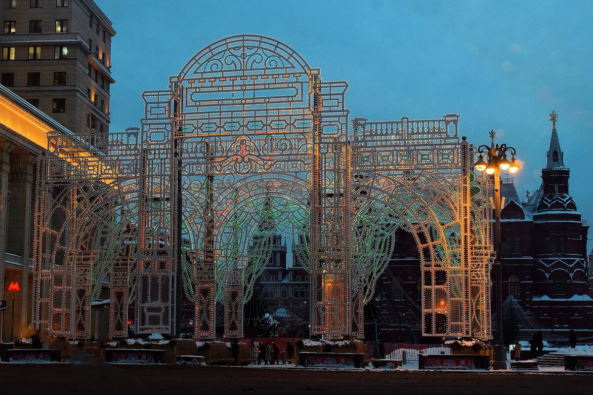 Манежная в ажуре. - Татьяна Помогалова