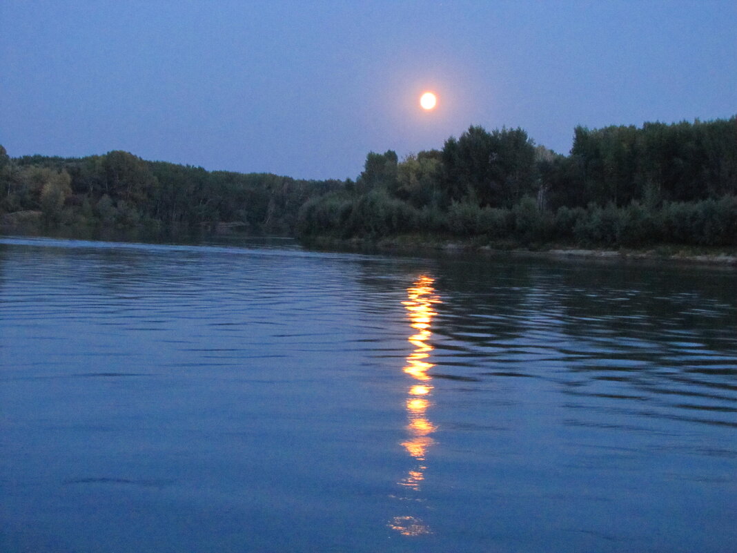 Лунная дорожка серебрится на воде - Валентина 