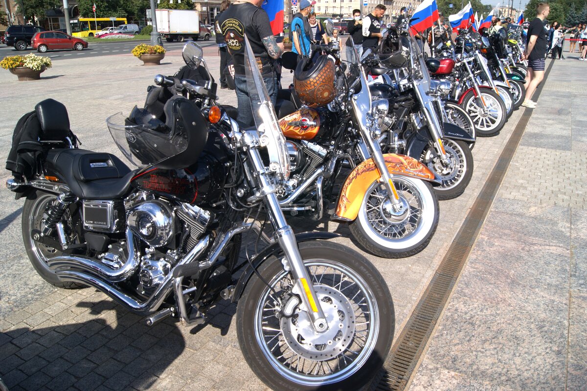 ПЕРЕД ПРОБЕГОМ - Виктор Никитенко ПЕРЕД ПРОБЕГОМ - Виктор Никитенко