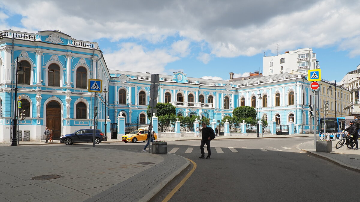 ул. Мясницкая в Москве, здание Нового театра. - Евгений Седов ул. Мясницкая в Москве, здание Нового театра. - Евгений Седов
