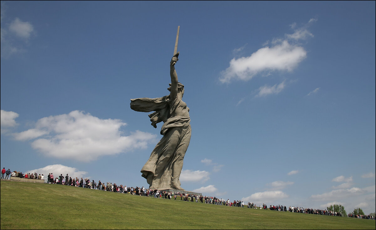 МАМАЕВ КУРГАН. Будни и праздники. (1) - Юрий ГУКОВЪ