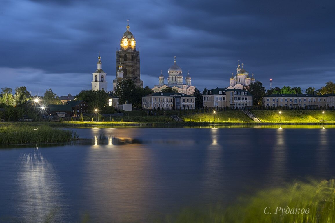 Поздний вечер у Серафимо-Дивеевского монастыря - Сергей Поздний вечер у Серафимо-Дивеевского монастыря - Сергей